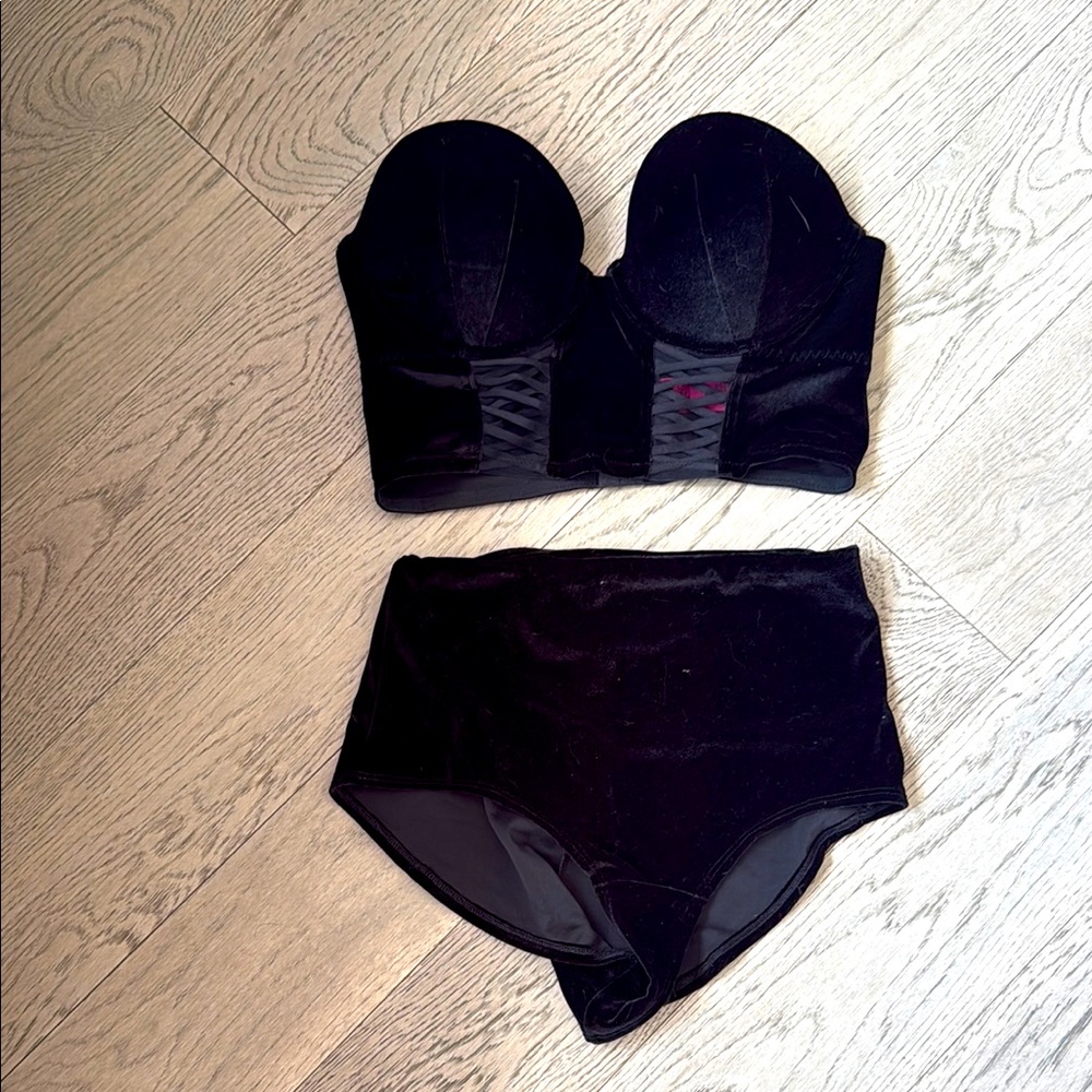 La SENZA Black Lace Bras Intimates Collection